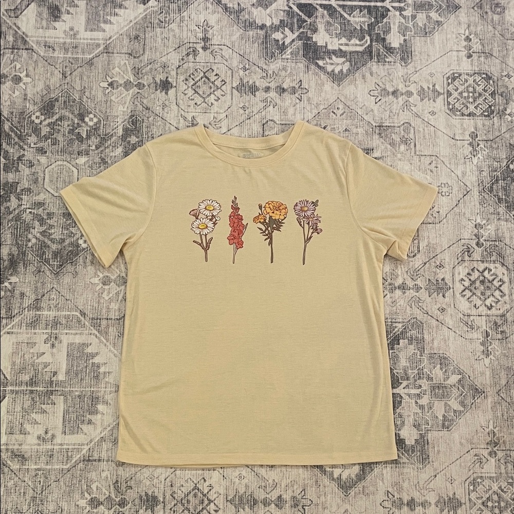 SHEIN Women Floral Graphic Tee